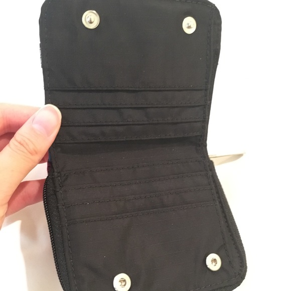 Lesportsac Bags Lesportac Claire Wallet Like New Poshmark